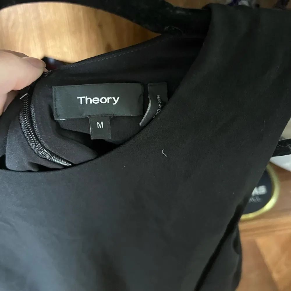 THEORY ANASTAZA BLACK TOP - Picture 5 of 6